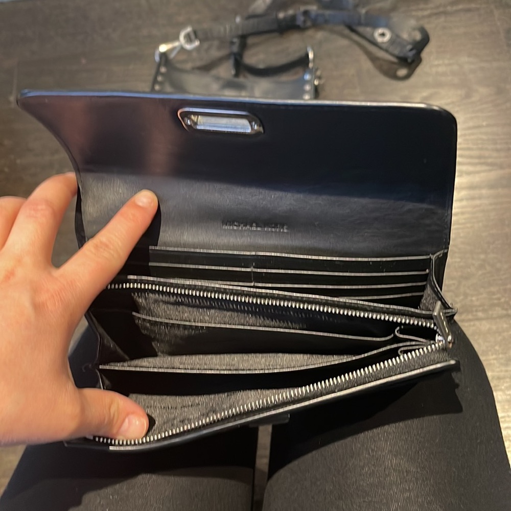 Micheal kors bag and wallet - Picture 4 of 9